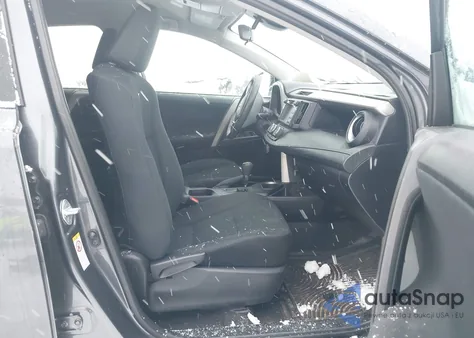 2017 Toyota Rav4 Le z USA, uszkodzony, nr VIN 2T3BFREV0HW601240